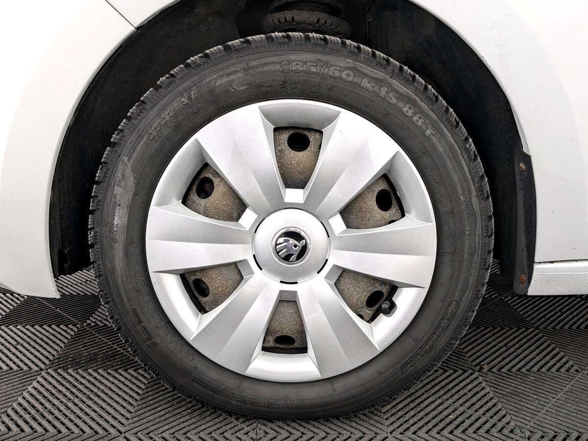 Купить Skoda Rapid с пробегом. Фото: #17