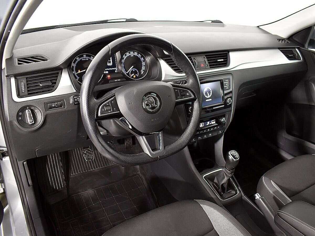 Купить Skoda Rapid с пробегом. Фото: #4