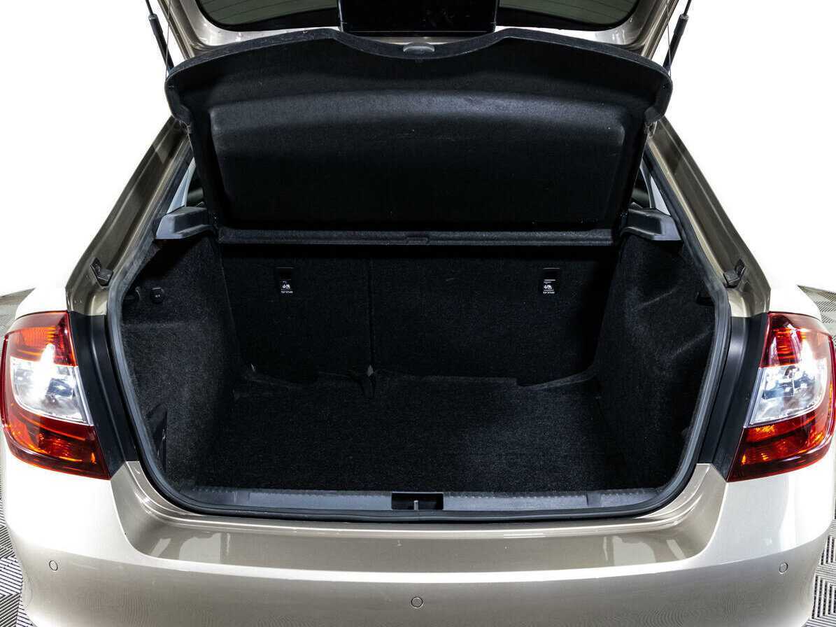 Купить Skoda Rapid с пробегом. Фото: #13