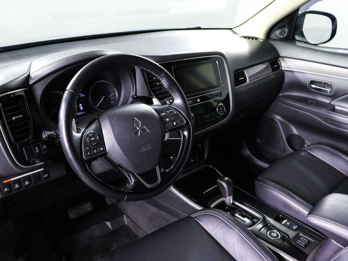 Купить Mitsubishi Outlander с пробегом. Фото: #13