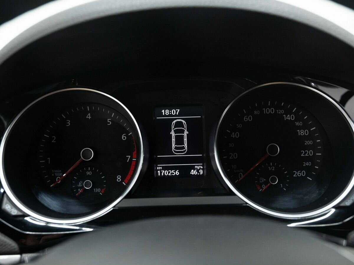 Купить Volkswagen Jetta с пробегом. Фото: #16