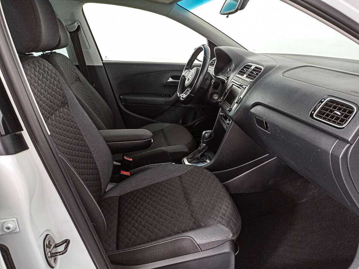 Купить Volkswagen Polo с пробегом. Фото: #7