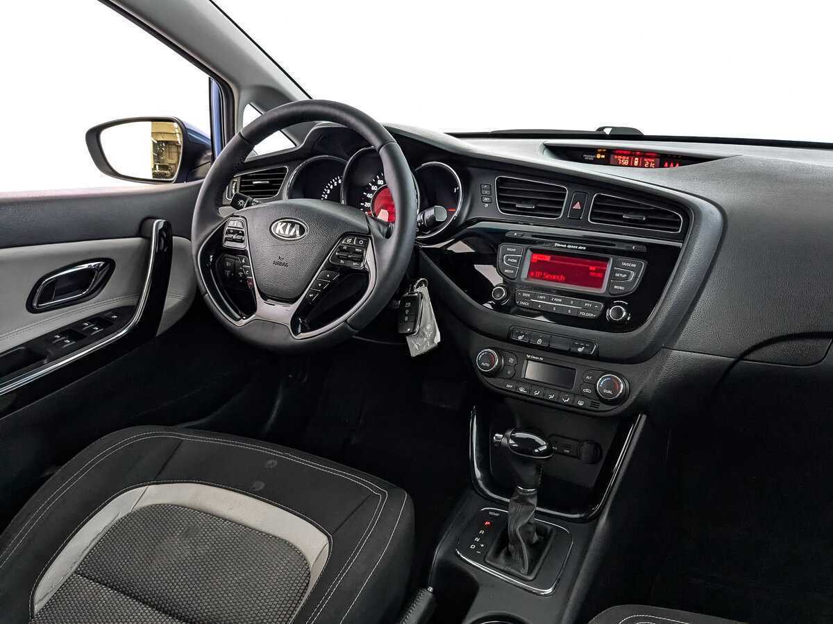 Купить Kia Ceed с пробегом. Фото: #16