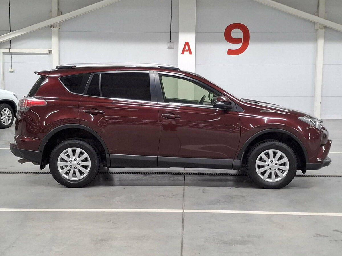 Купить Toyota RAV4 с пробегом. Фото: #3