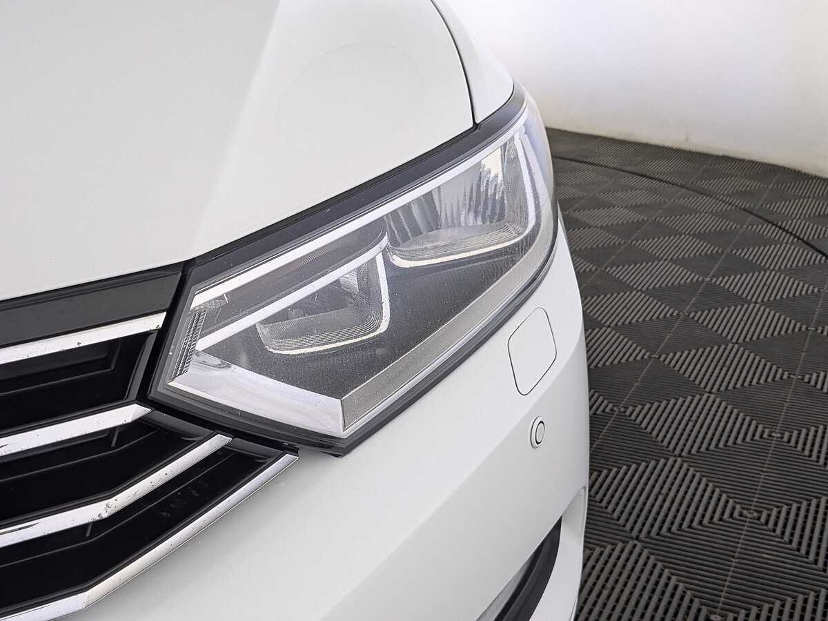 Купить Volkswagen Passat с пробегом. Фото: #10