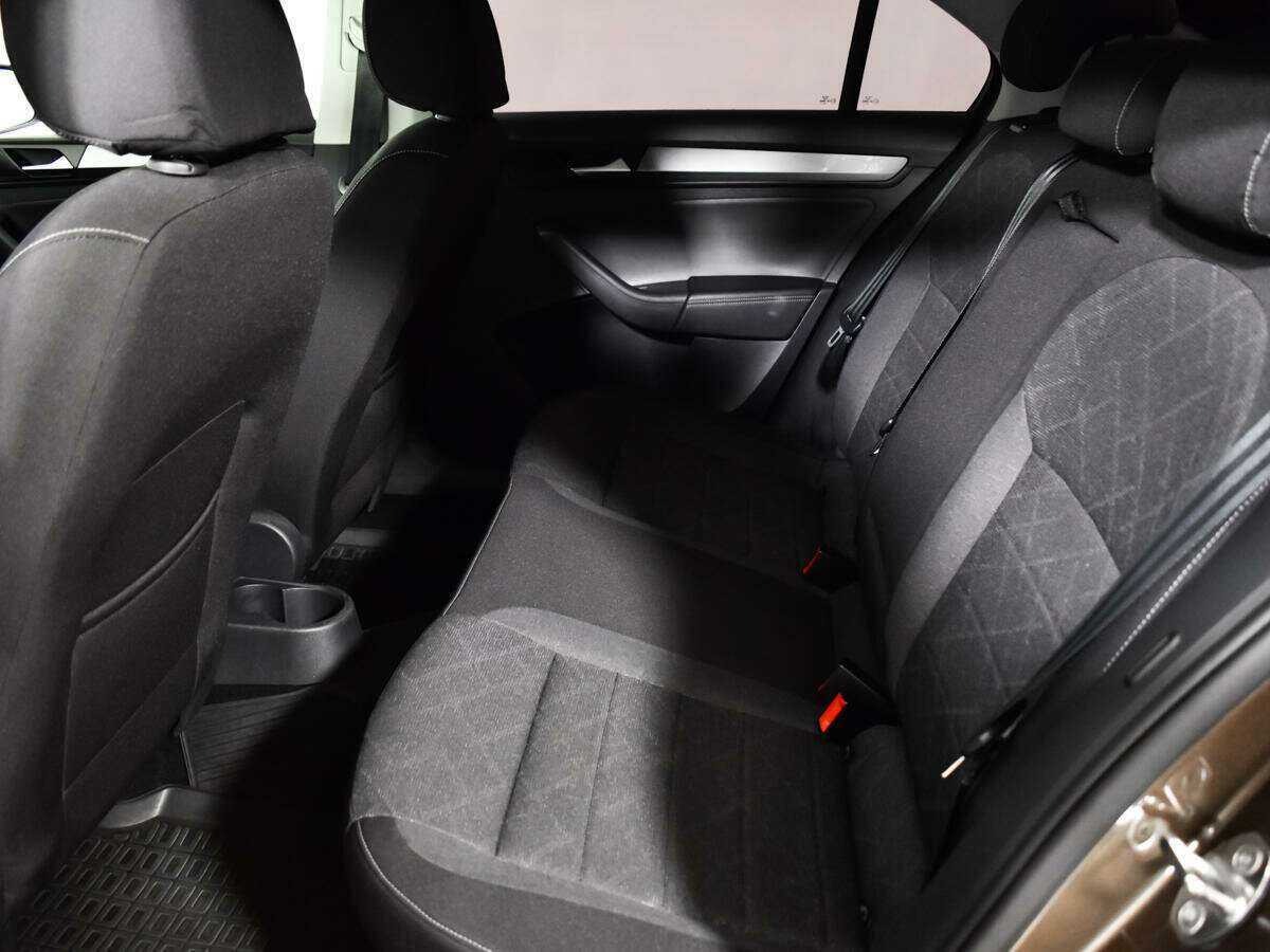 Купить Volkswagen Polo с пробегом. Фото: #9