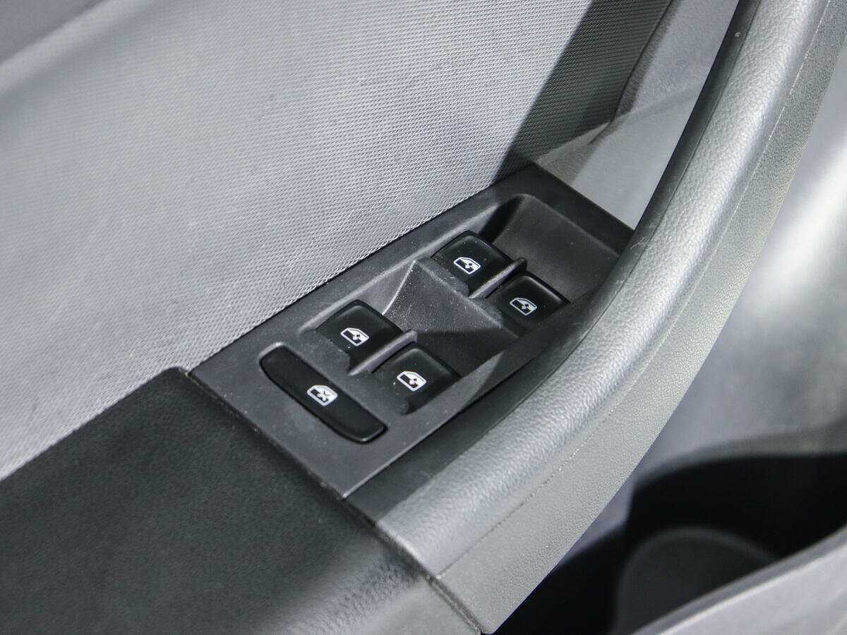 Купить Skoda Rapid с пробегом. Фото: #15