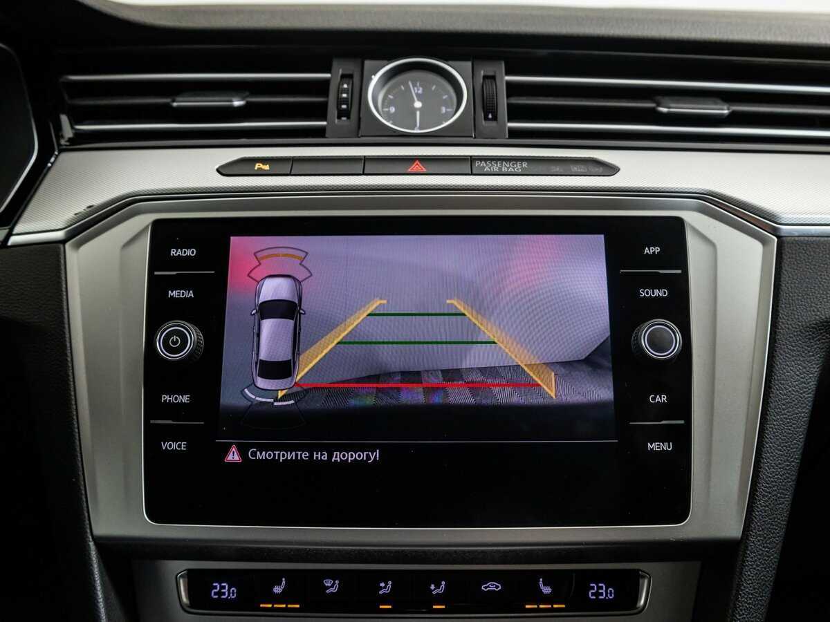 Купить Volkswagen Passat с пробегом. Фото: #10
