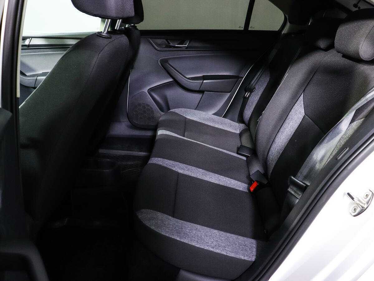 Купить Skoda Rapid с пробегом. Фото: #7