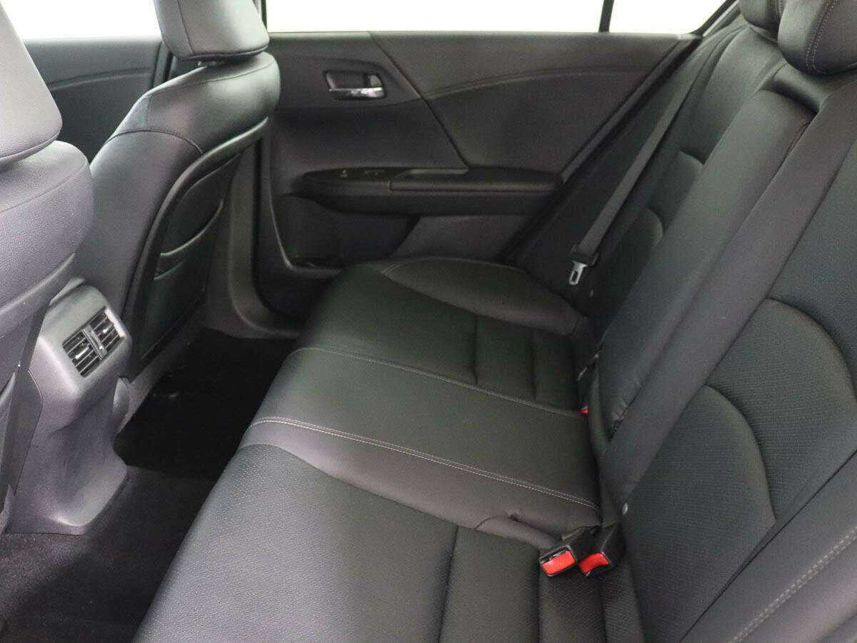 Купить Honda Accord с пробегом. Фото: #8