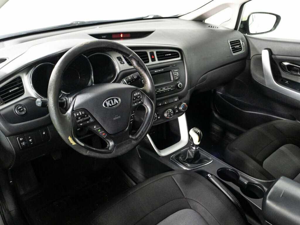 Купить Kia Ceed с пробегом. Фото: #10