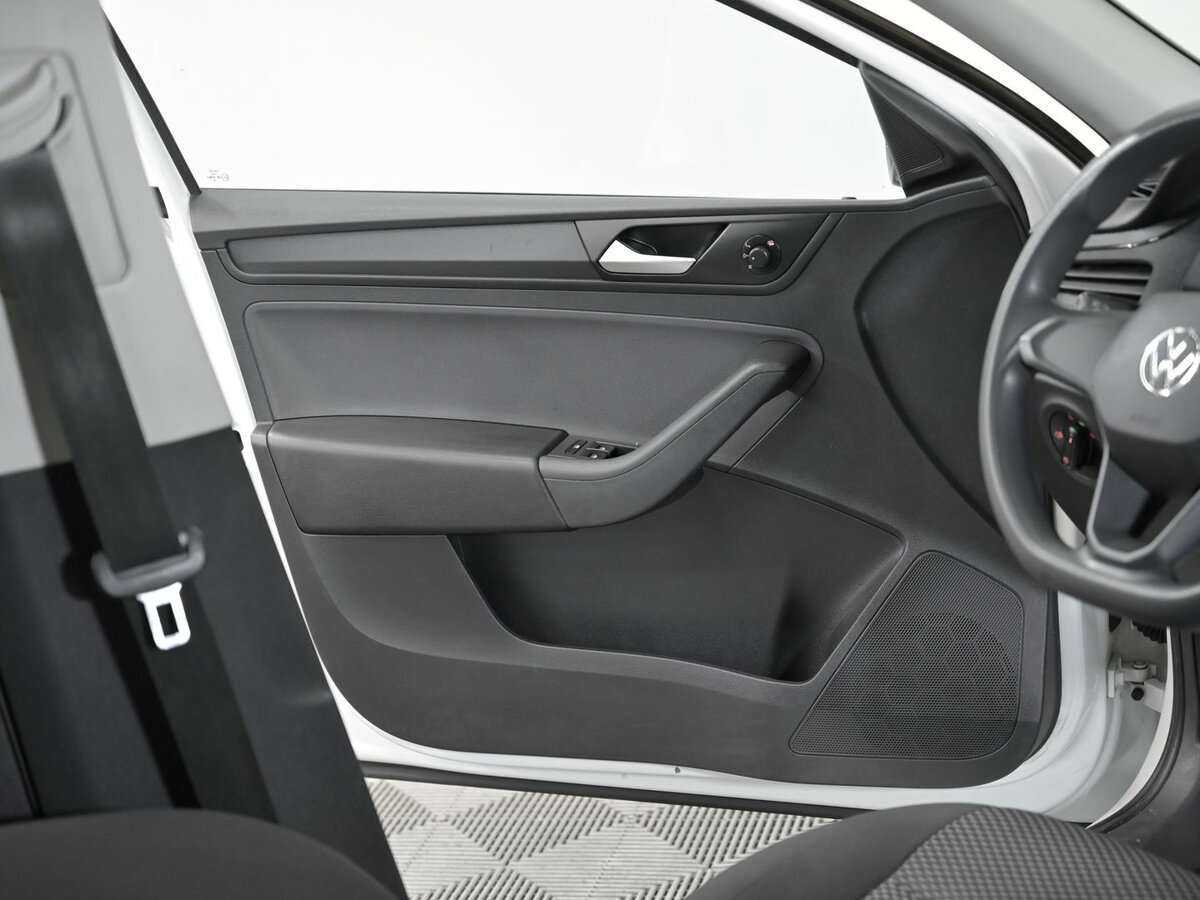 Купить Volkswagen Polo с пробегом. Фото: #7