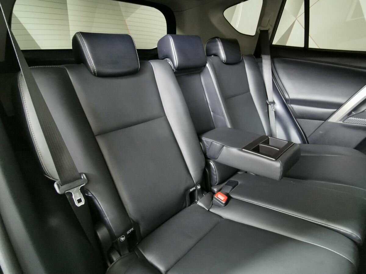 Купить Toyota RAV4 с пробегом. Фото: #12