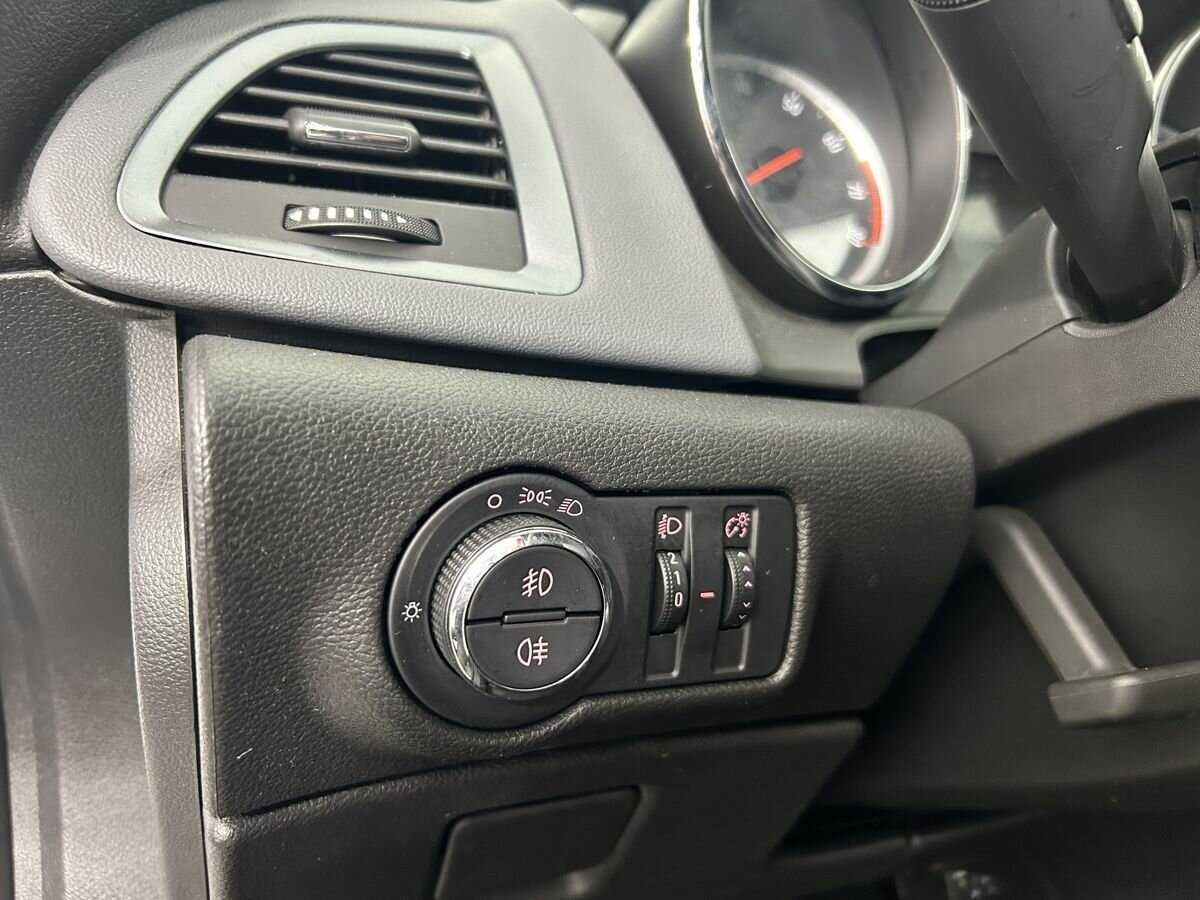 Купить Opel Astra с пробегом. Фото: #8