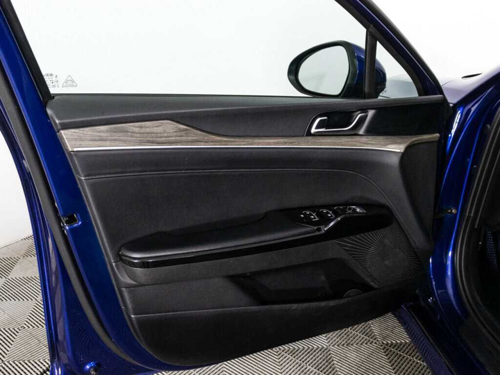 Купить Kia K5 с пробегом. Фото: #24