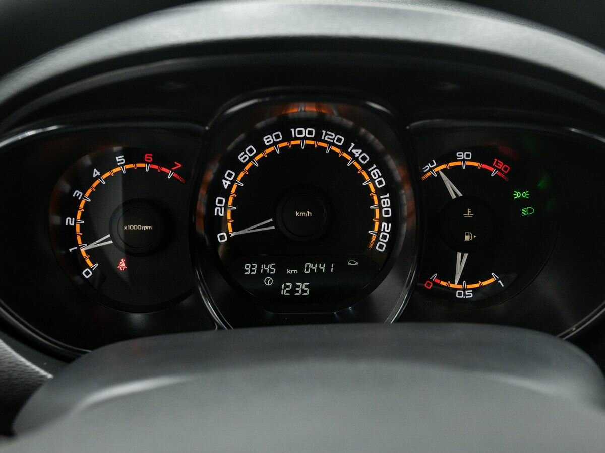 Купить Lada (ВАЗ) Vesta с пробегом. Фото: #20