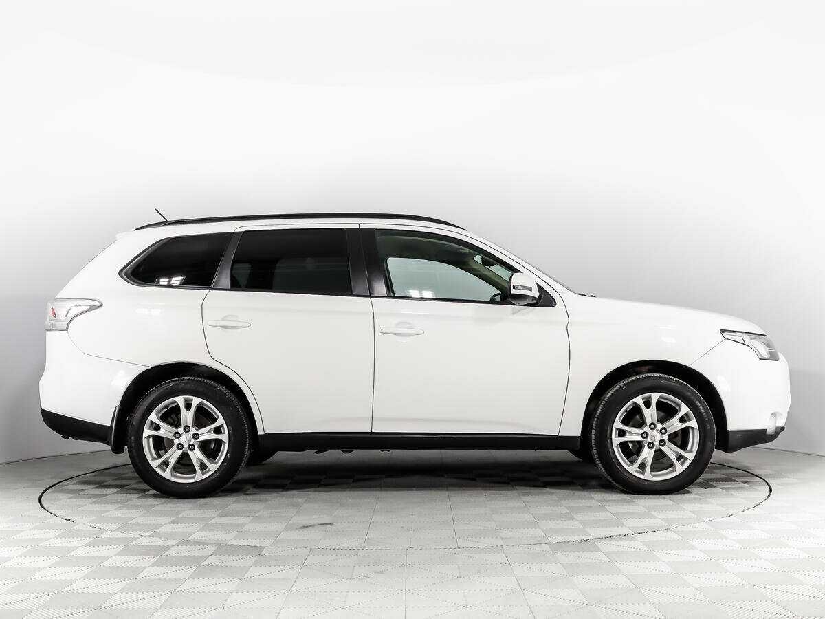 Купить Mitsubishi Outlander с пробегом. Фото: #3