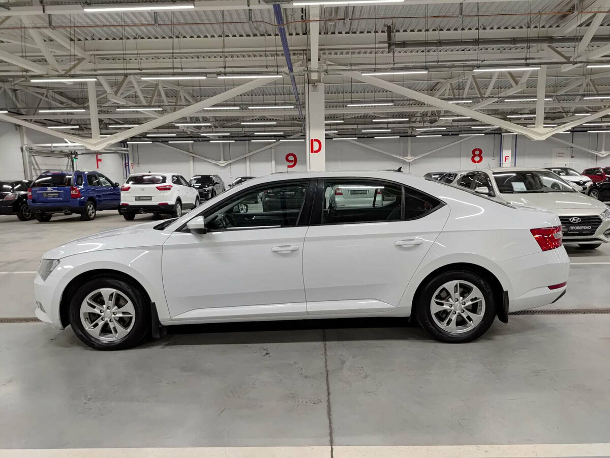 Купить Skoda Superb с пробегом. Фото: #7