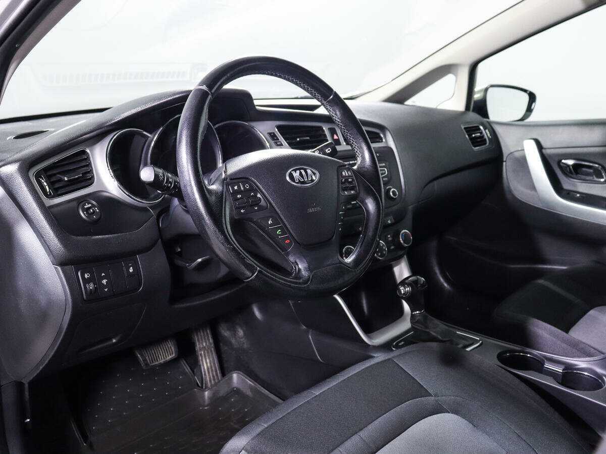 Купить Kia Ceed с пробегом. Фото: #13