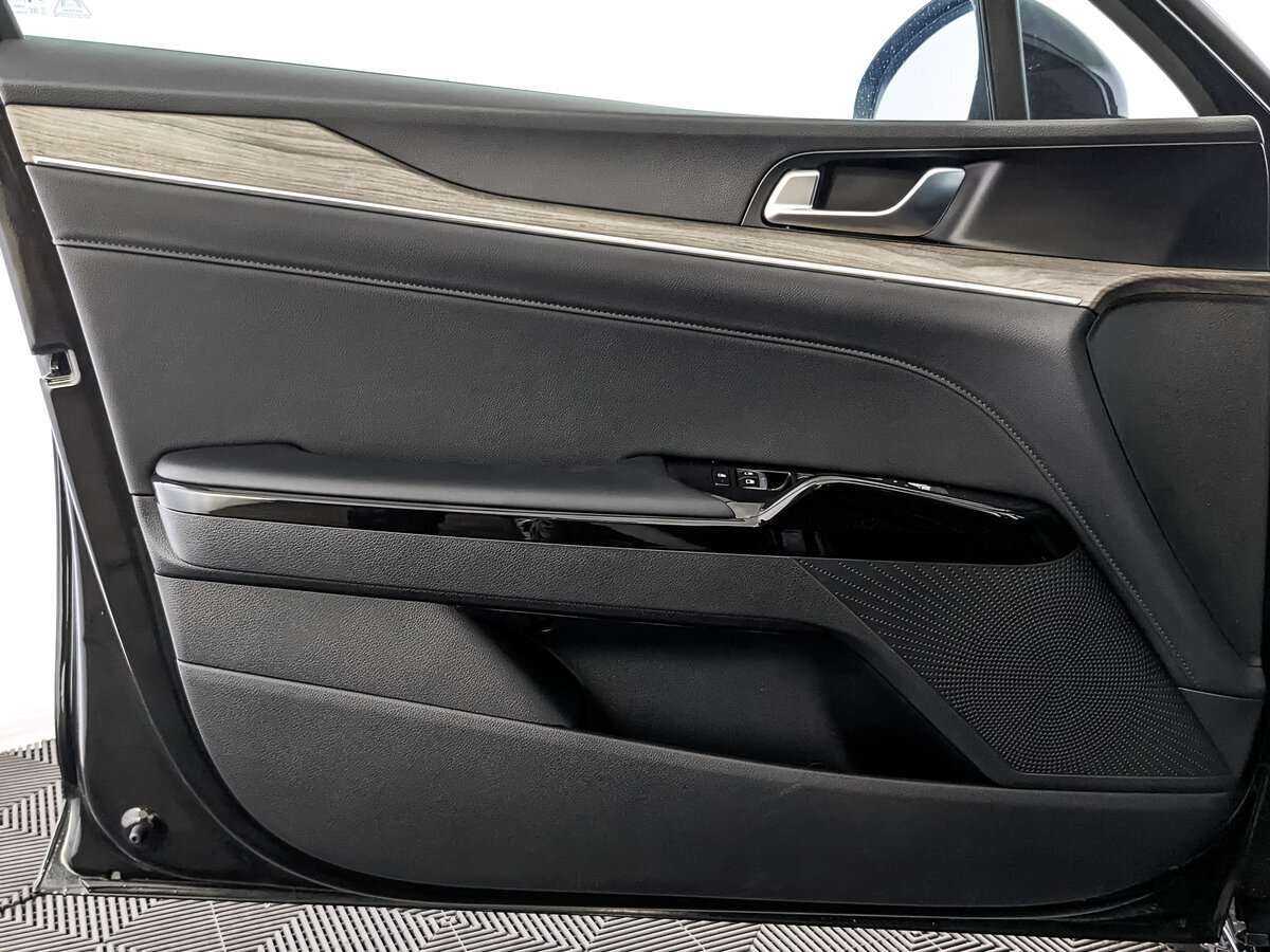 Купить Kia K5 с пробегом. Фото: #14