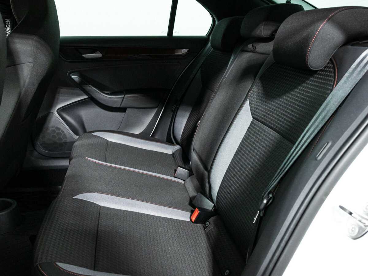 Купить Volkswagen Polo с пробегом. Фото: #9