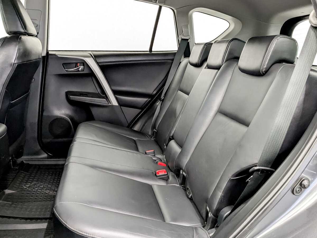 Купить Toyota RAV4 с пробегом. Фото: #11