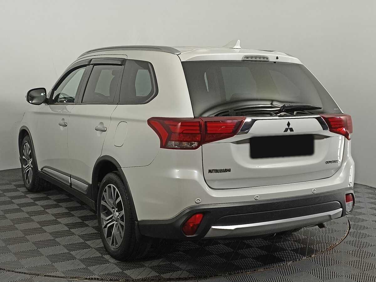 Купить Mitsubishi Outlander с пробегом. Фото: #5