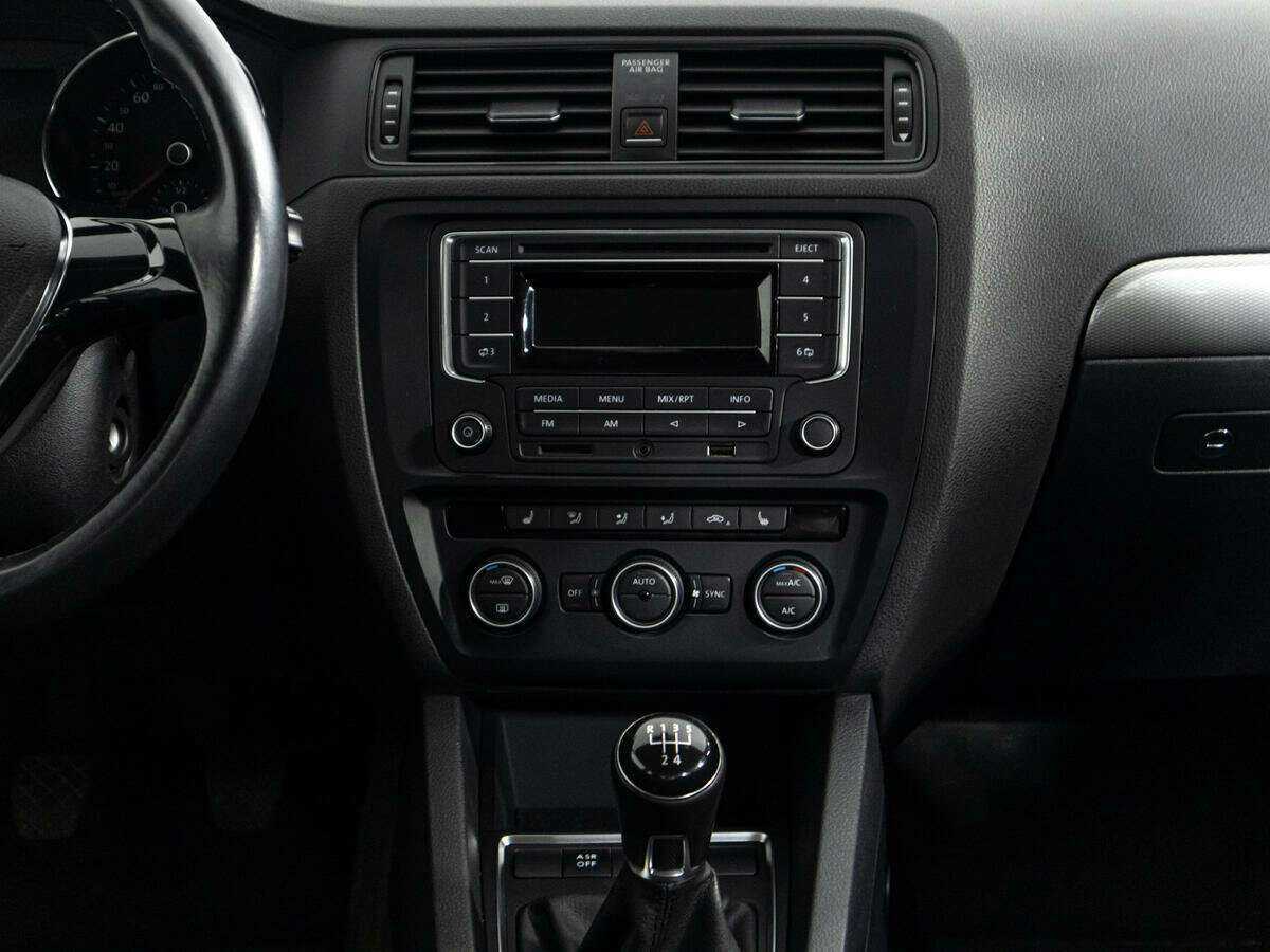 Купить Volkswagen Jetta с пробегом. Фото: #13