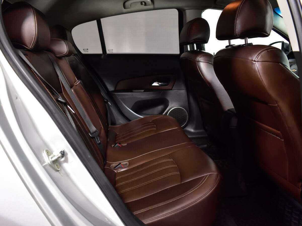 Купить Chevrolet Cruze с пробегом. Фото: #9