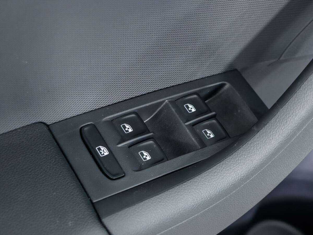 Купить Volkswagen Polo с пробегом. Фото: #11