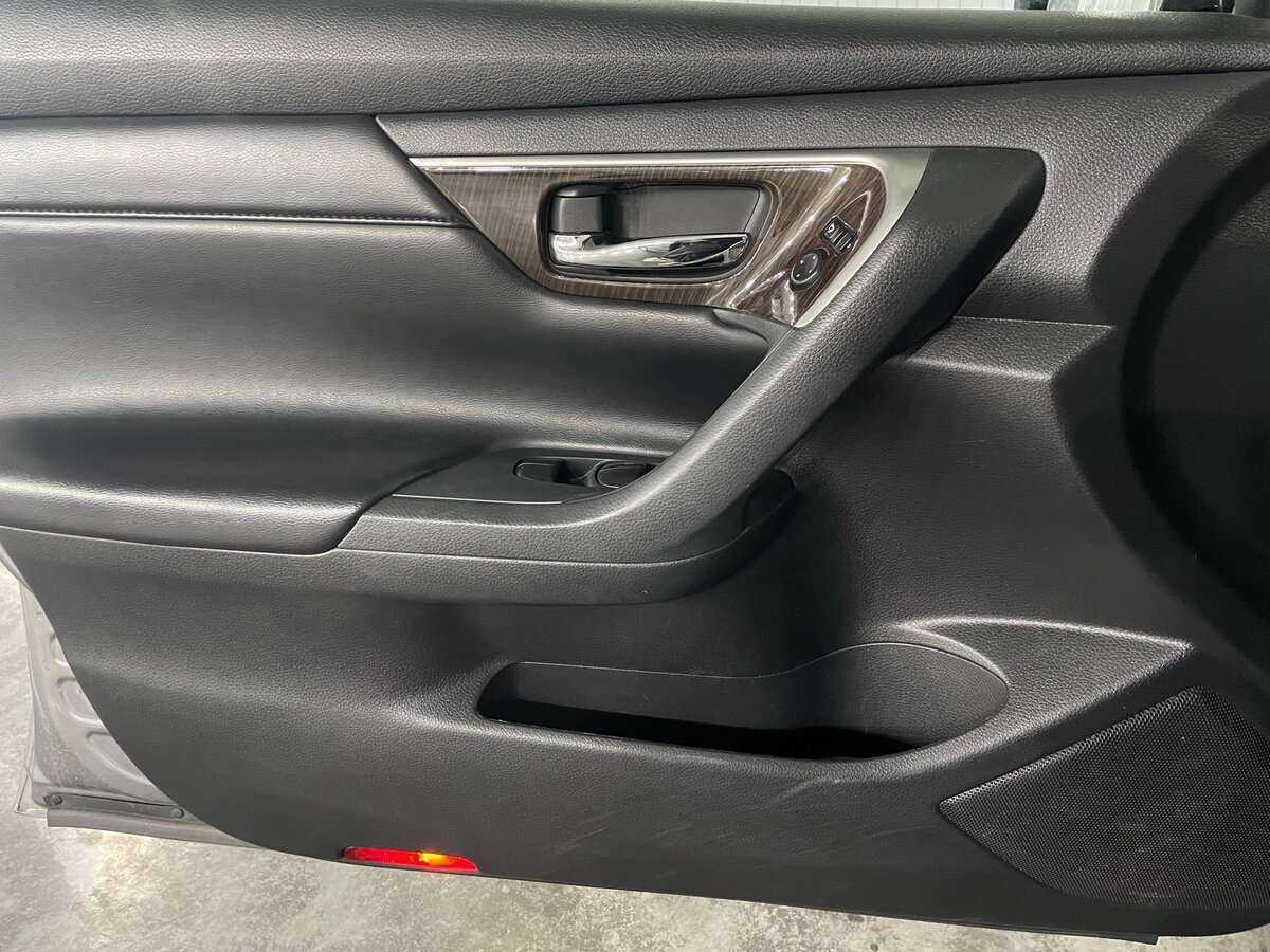 Купить Nissan Teana с пробегом. Фото: #18