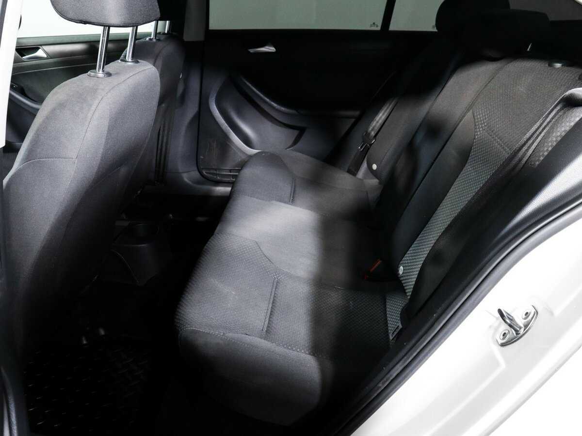 Купить Volkswagen Jetta с пробегом. Фото: #6