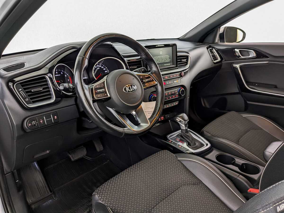Купить Kia Ceed с пробегом. Фото: #13