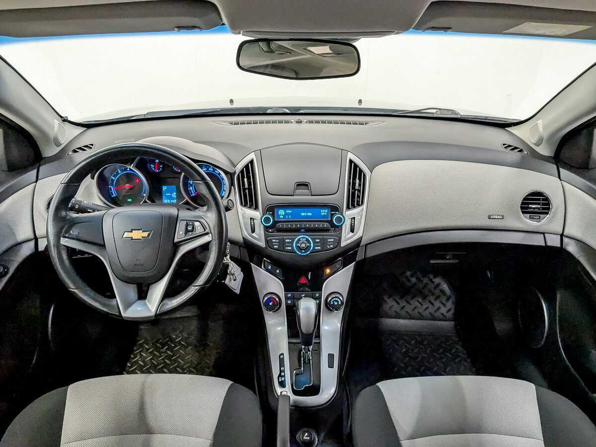 Купить Chevrolet Cruze с пробегом. Фото: #13