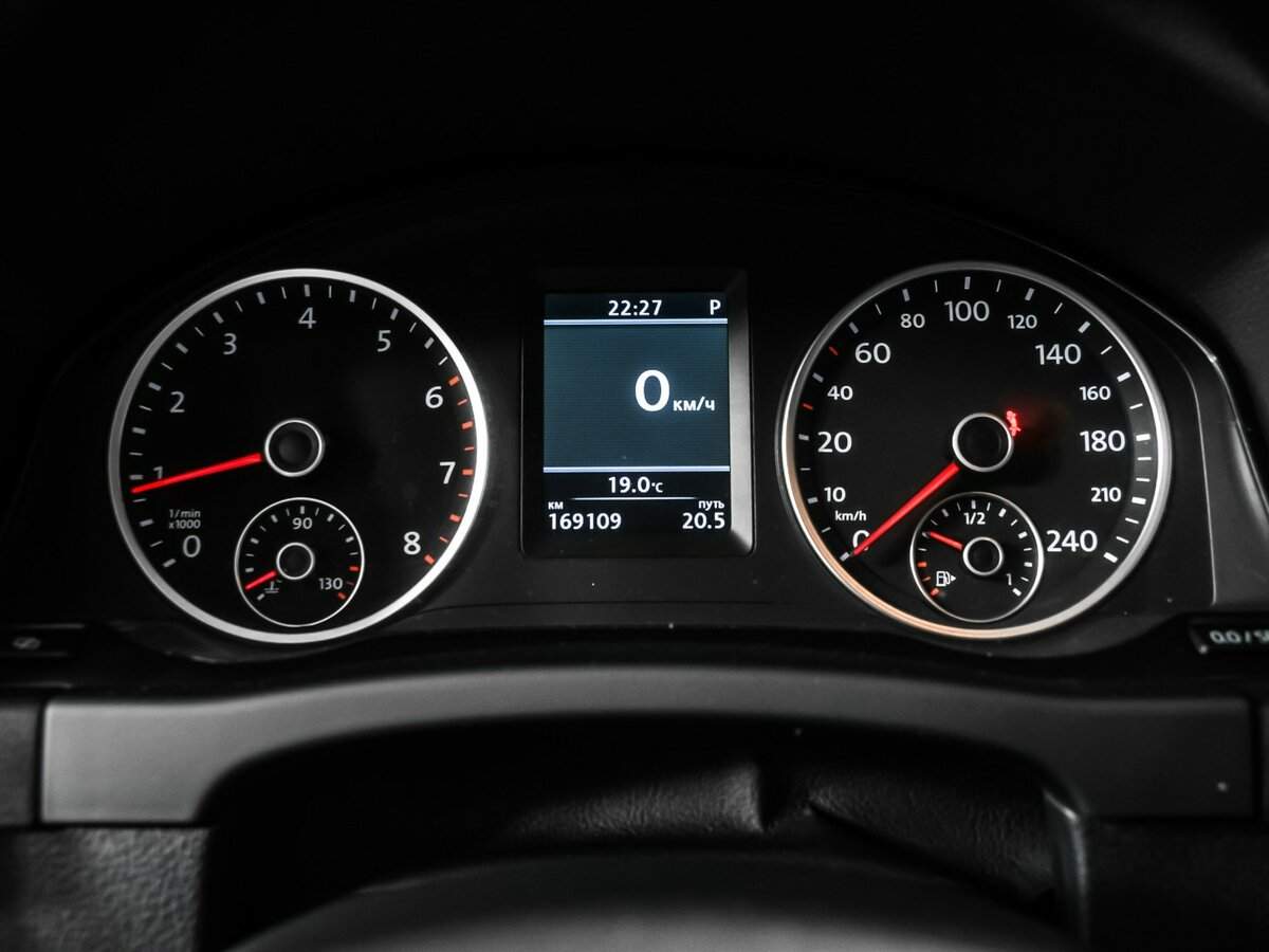Купить Volkswagen Tiguan с пробегом. Фото: #9