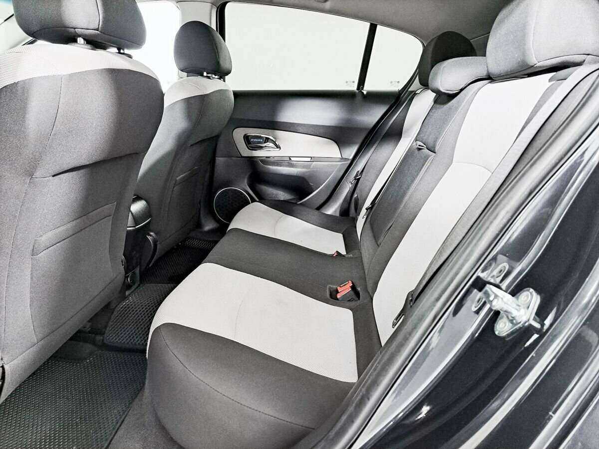 Купить Chevrolet Cruze с пробегом. Фото: #9