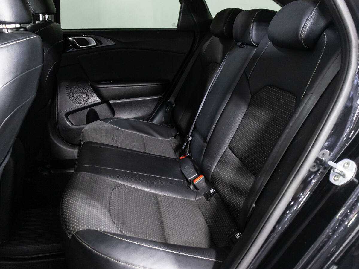 Купить Kia Ceed с пробегом. Фото: #9