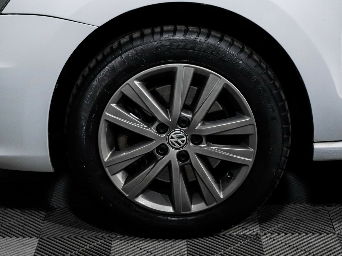 Купить Volkswagen Polo с пробегом. Фото: #12