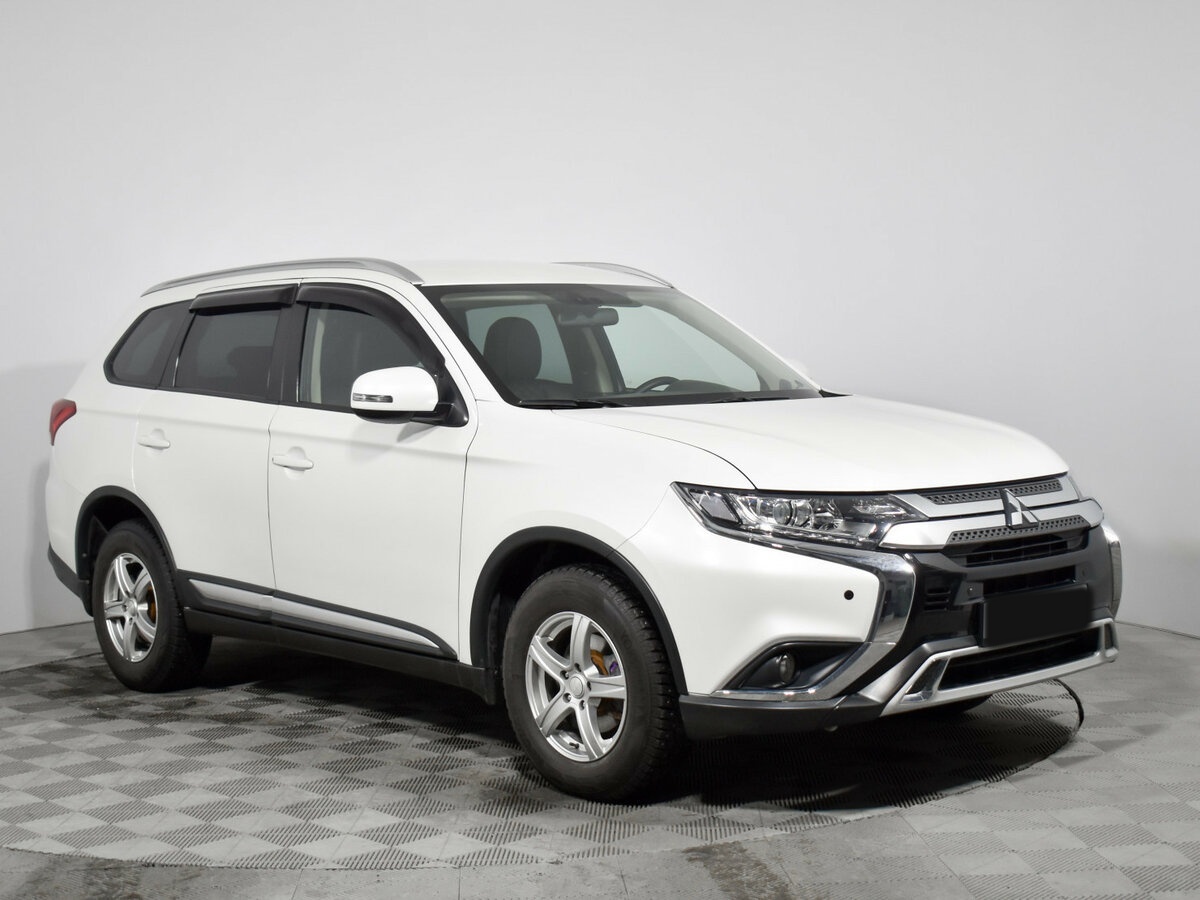 Купить Mitsubishi Outlander с пробегом. Фото: #2