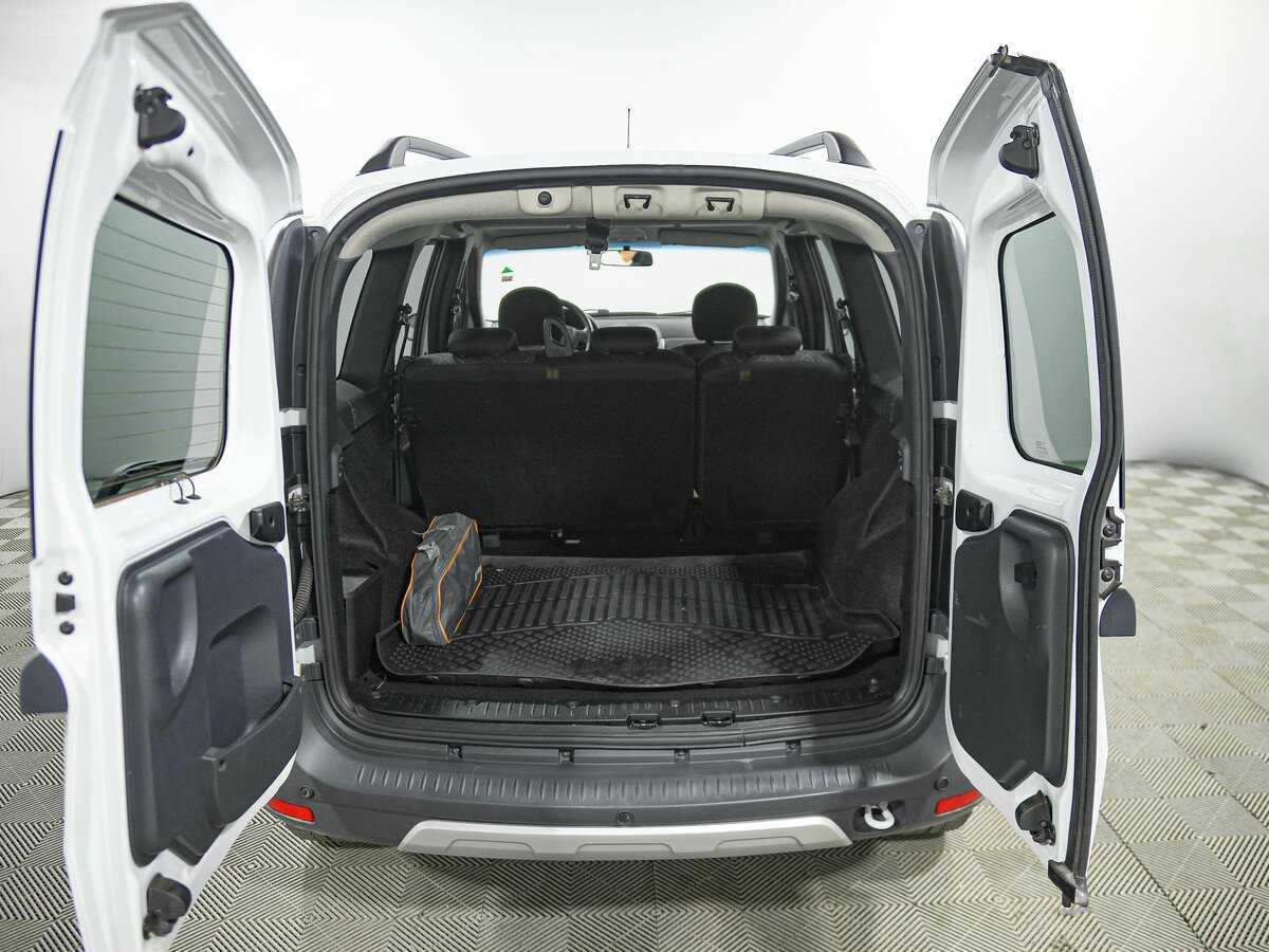 Купить Lada (ВАЗ) Largus с пробегом. Фото: #12