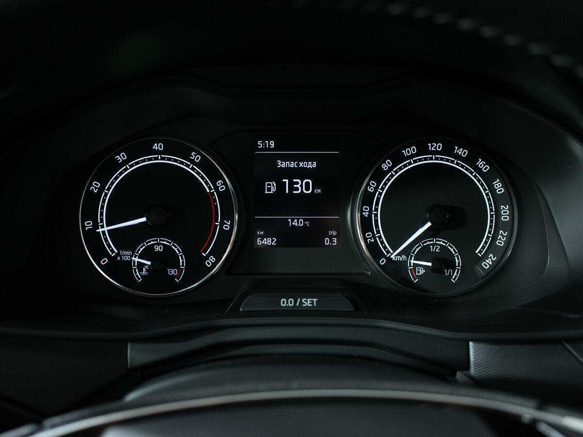 Купить Skoda Rapid с пробегом. Фото: #10