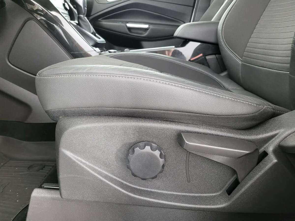 Купить Ford Kuga с пробегом. Фото: #9