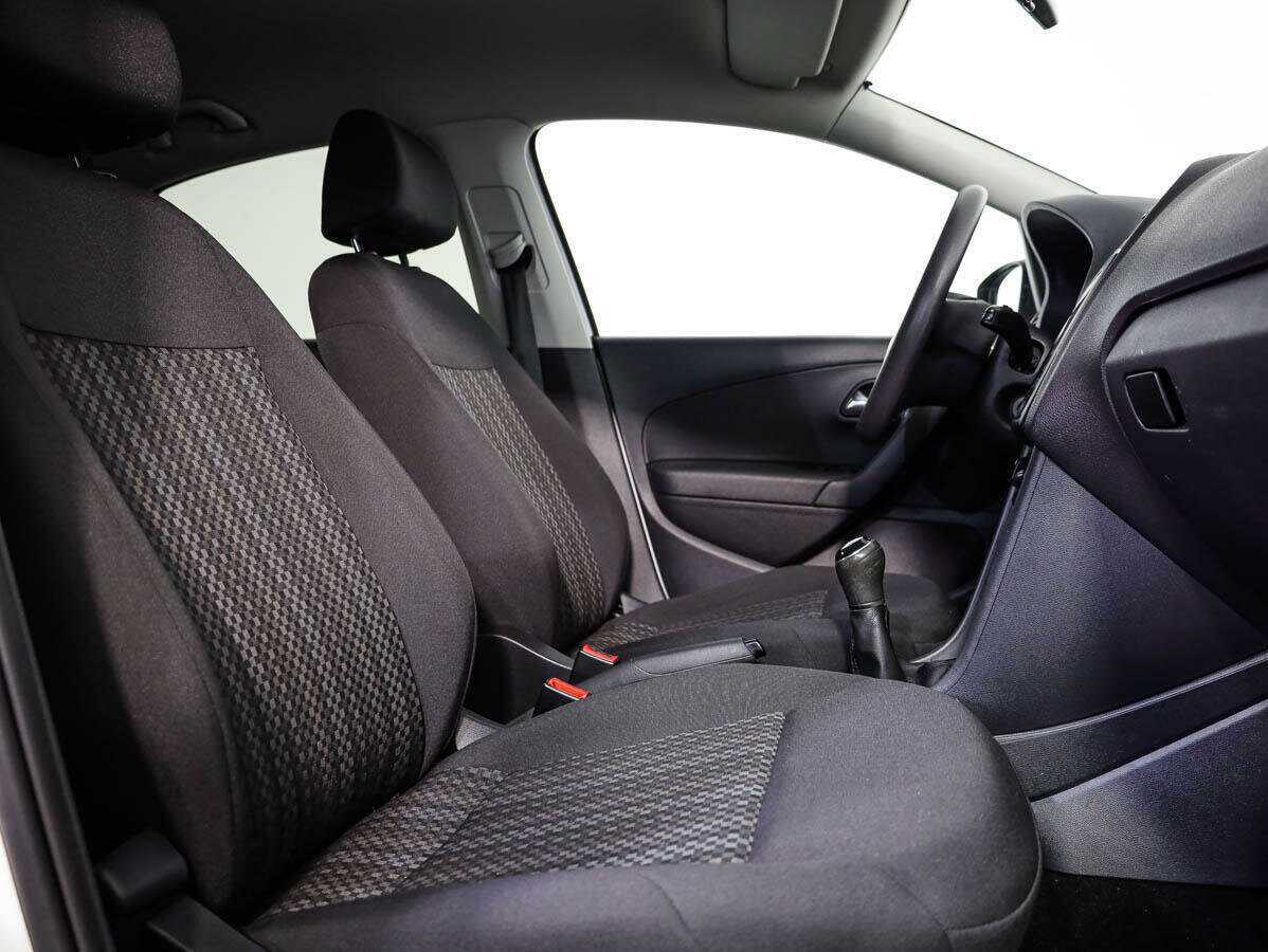 Купить Volkswagen Polo с пробегом. Фото: #9