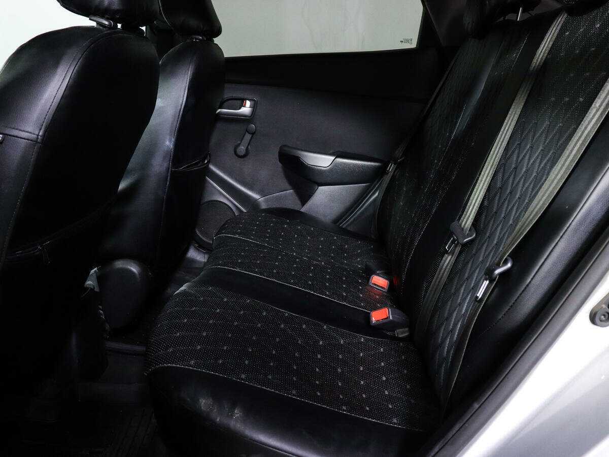 Купить Kia Rio с пробегом. Фото: #9