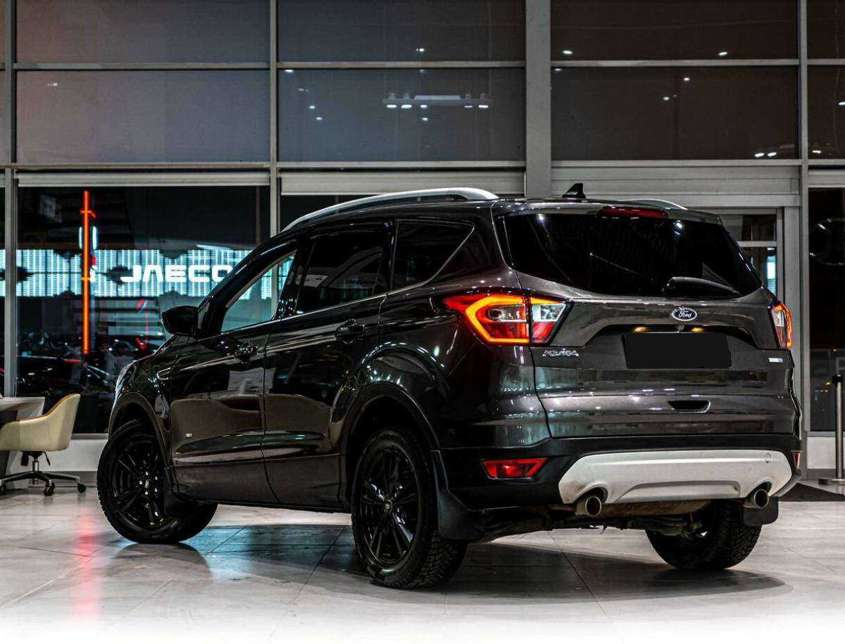 Купить Ford Kuga с пробегом. Фото: #3