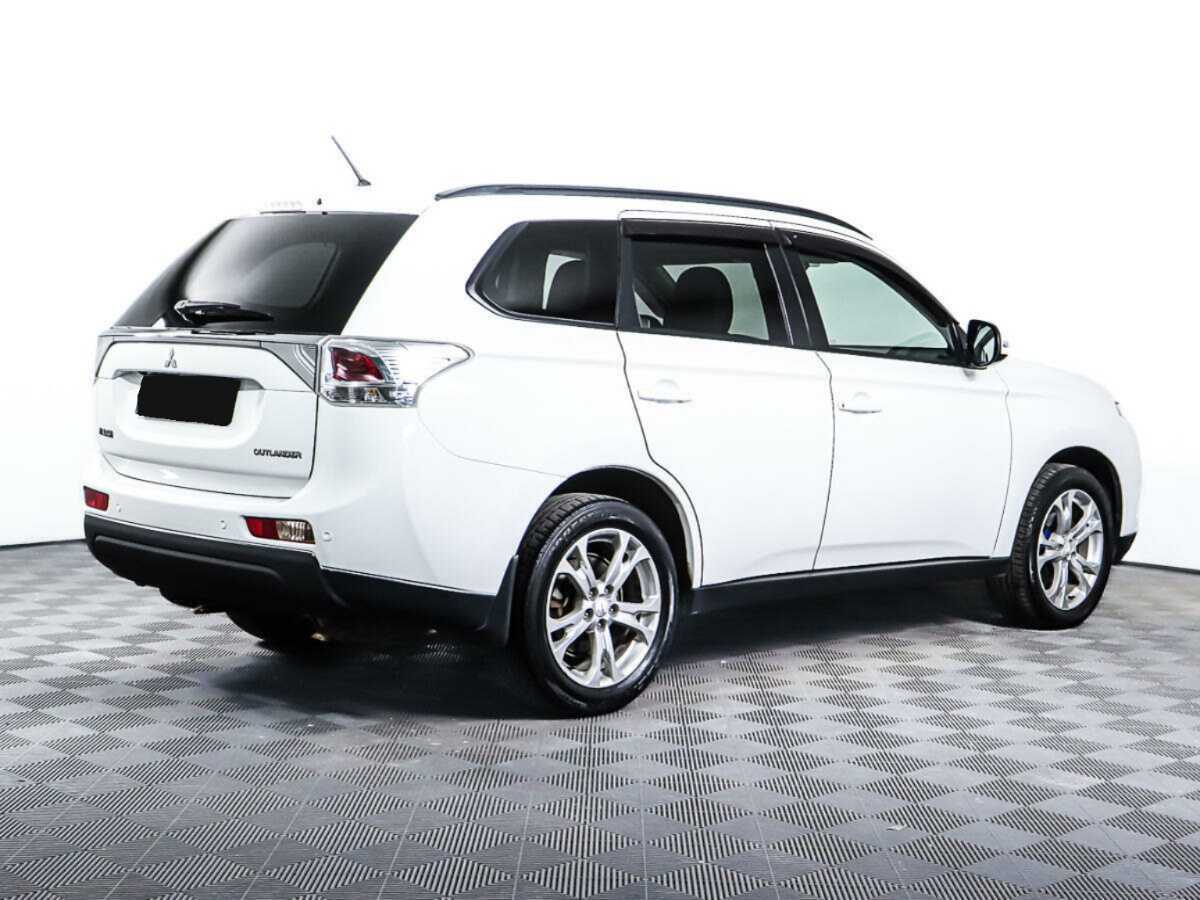 Купить Mitsubishi Outlander с пробегом. Фото: #4