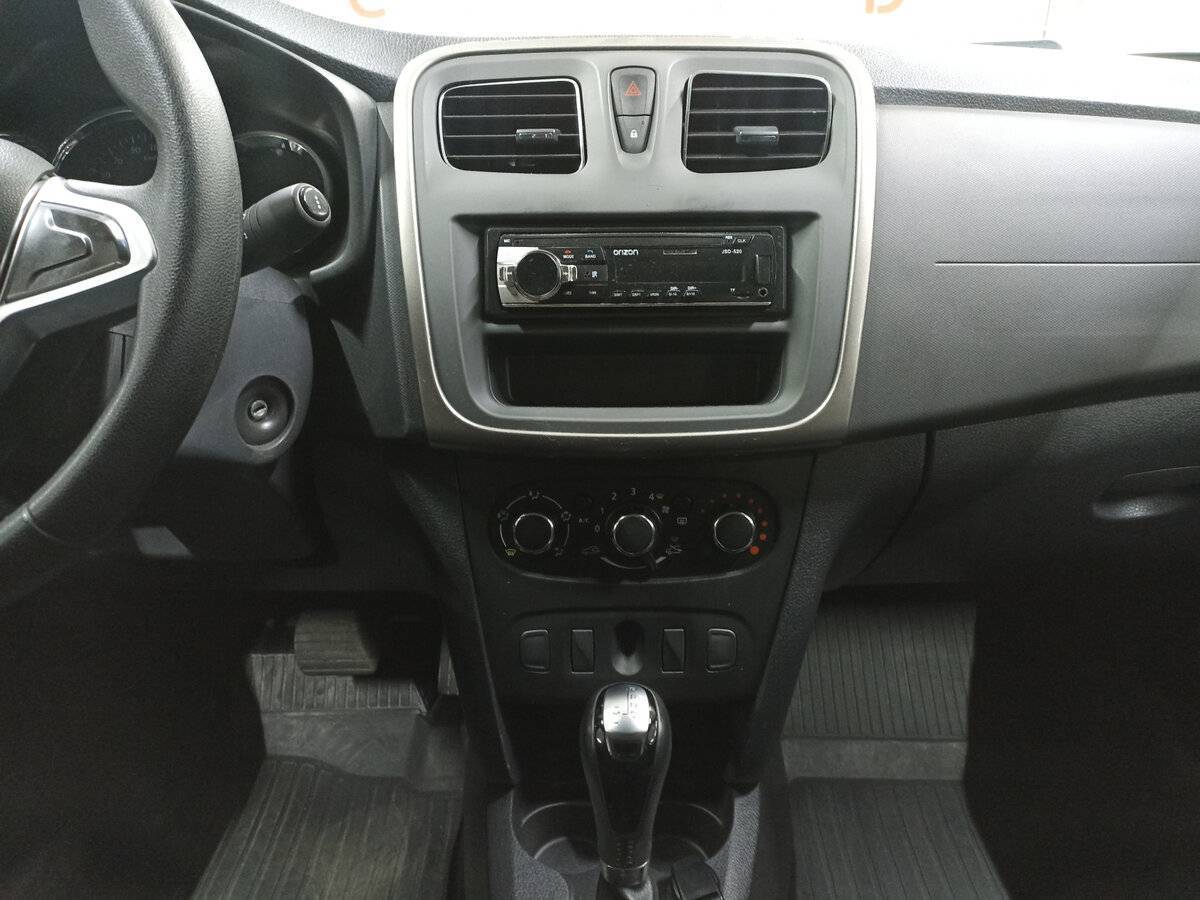 Купить Renault Logan с пробегом. Фото: #14