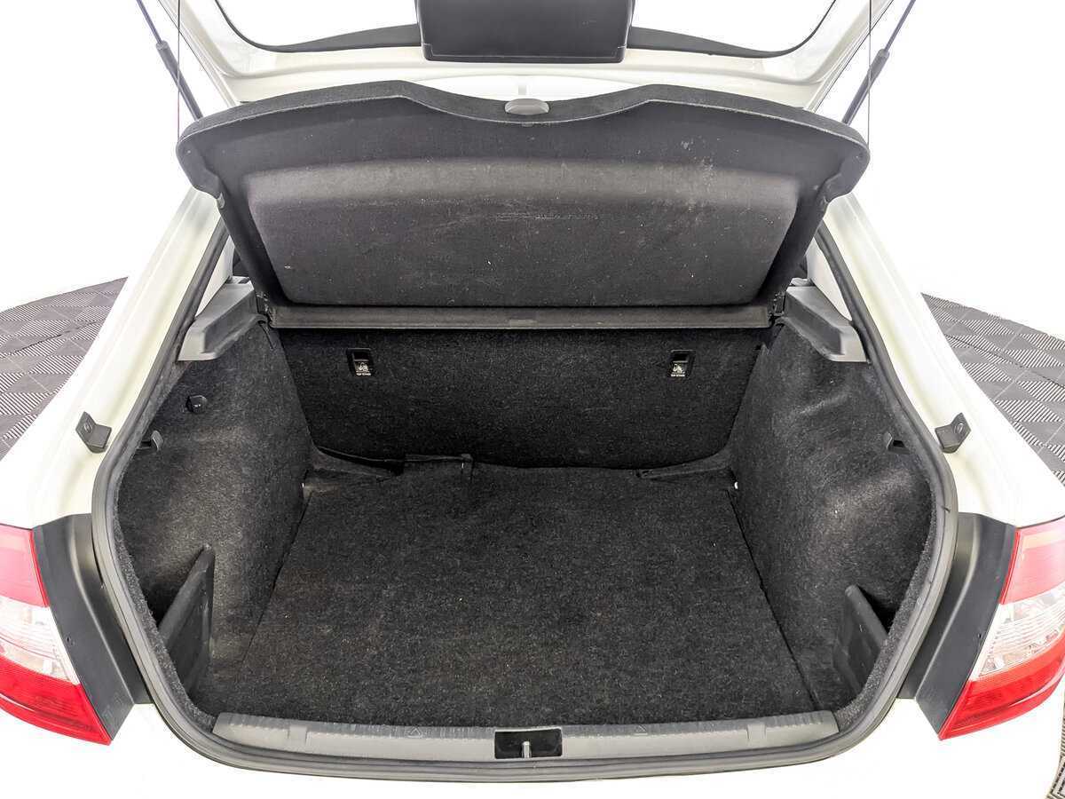 Купить Skoda Rapid с пробегом. Фото: #9