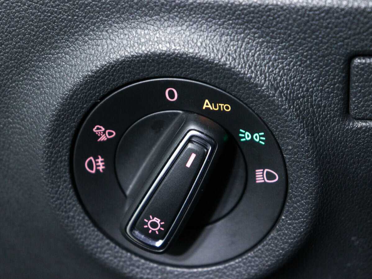 Купить Volkswagen Polo с пробегом. Фото: #14