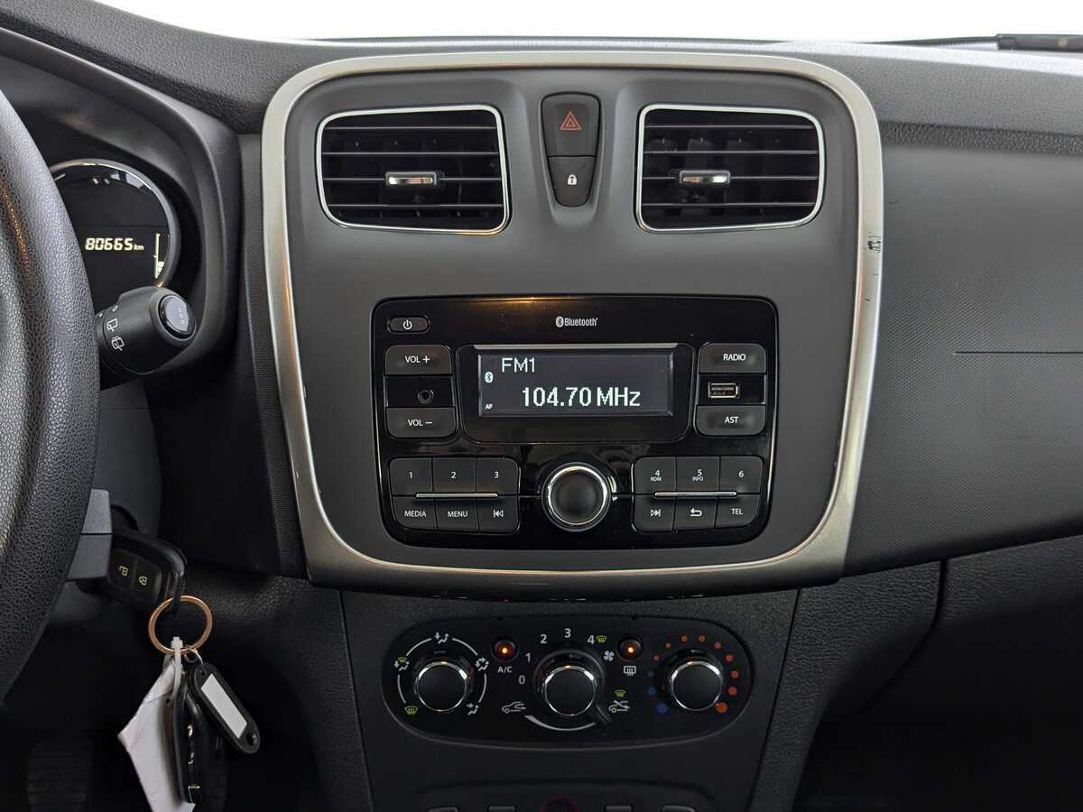 Купить Renault Sandero с пробегом. Фото: #14